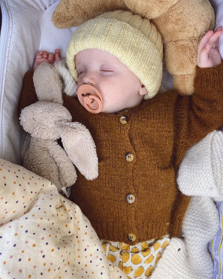 Ellens Strickjacke von PetiteKnit
