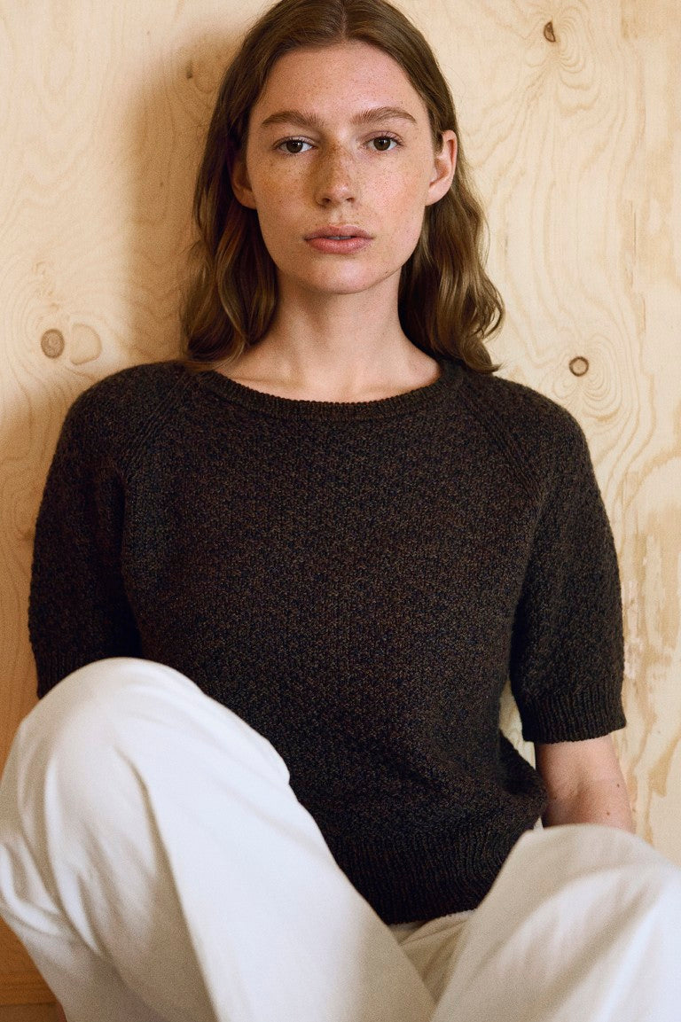 Pearl Tee , Isager