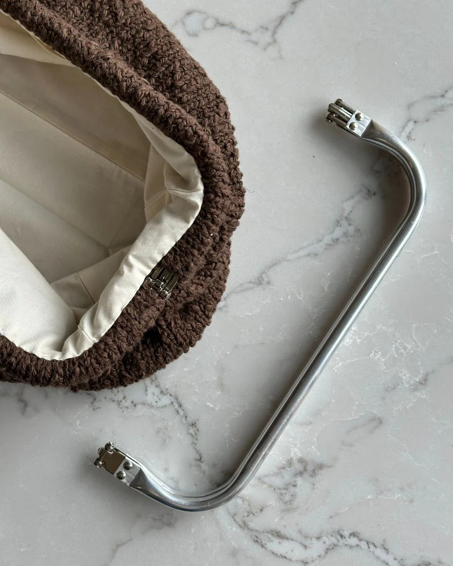 Frame for the large clutch