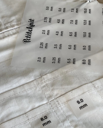 PetiteKnit Bügeletiketten für “Knitter’s Needle Case”